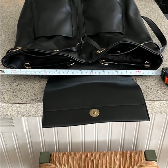 ASOS DESIGN slouchy backpack with oversized pocket - Picture 5 of 8